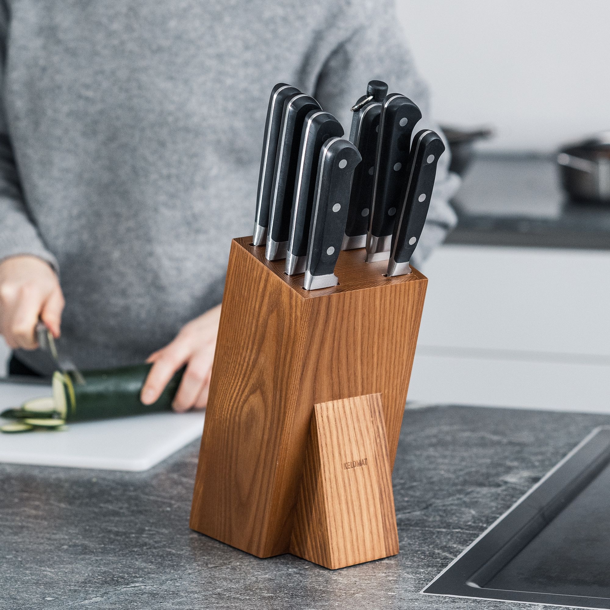 Kelomat – Knife block for 7 knives, acacia wood