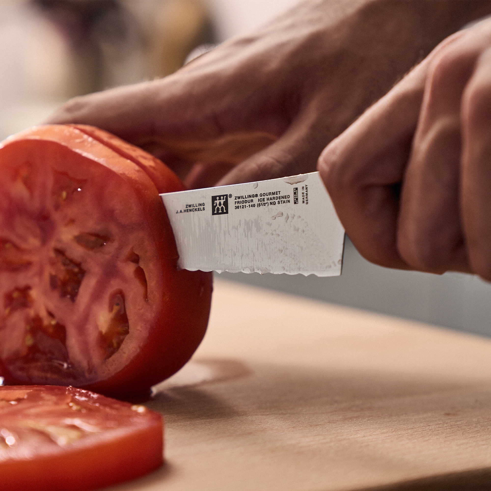 ZWILLING - Compact chef's knife with serrated edge | Gourmet | 14 cm