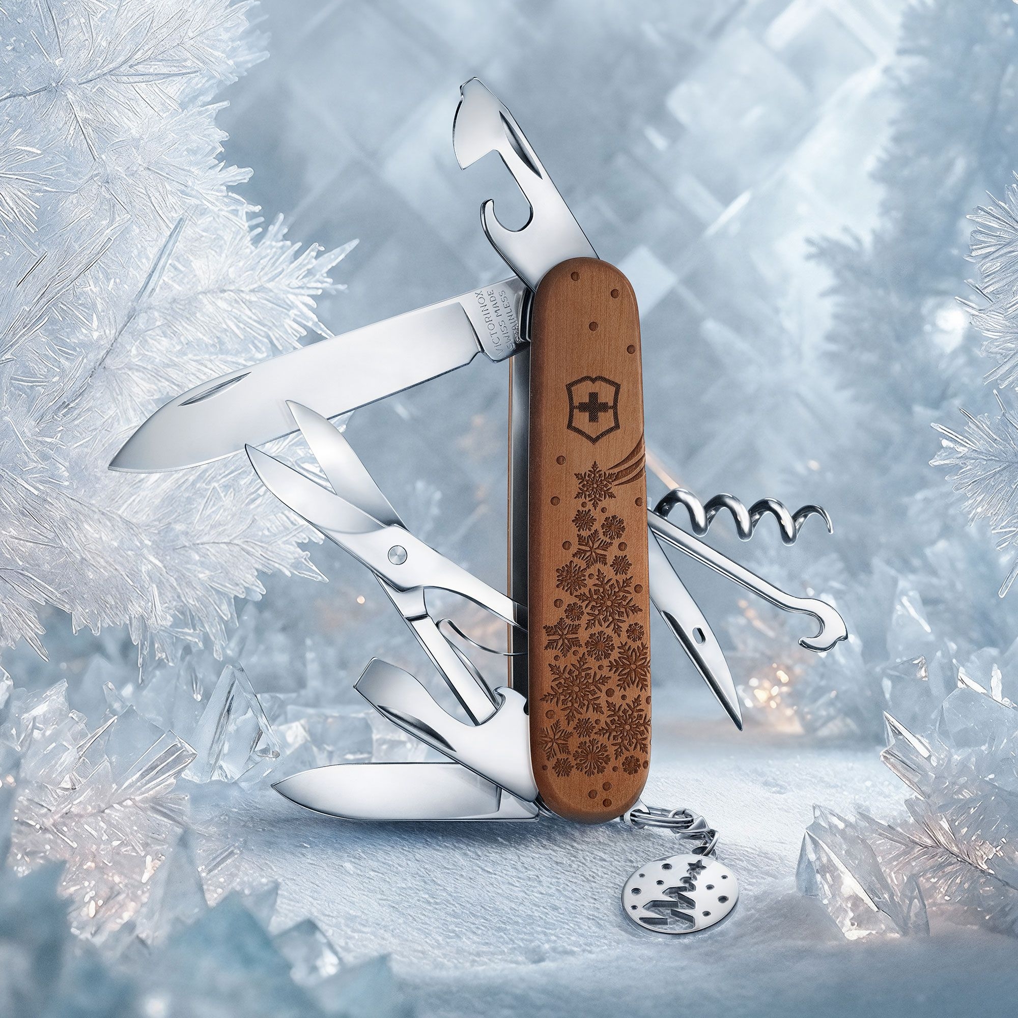 Victorinox - Officer's knife Climber - Winter Magic Limited Edition 2025