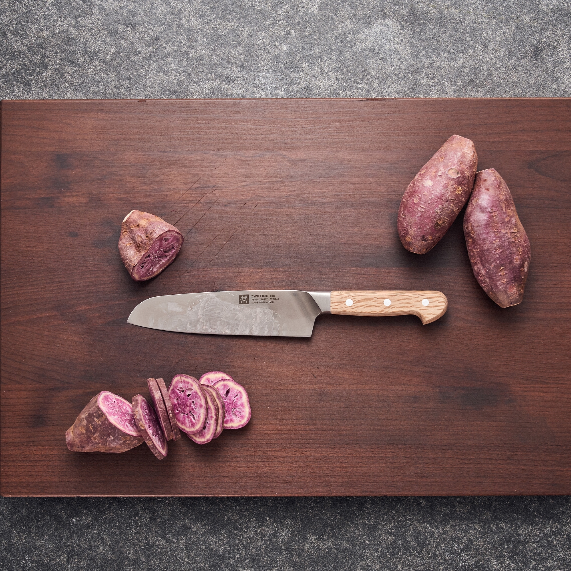 ZWILLING - Santoku knife | Pro Wood | 18 cm | scalloped edges