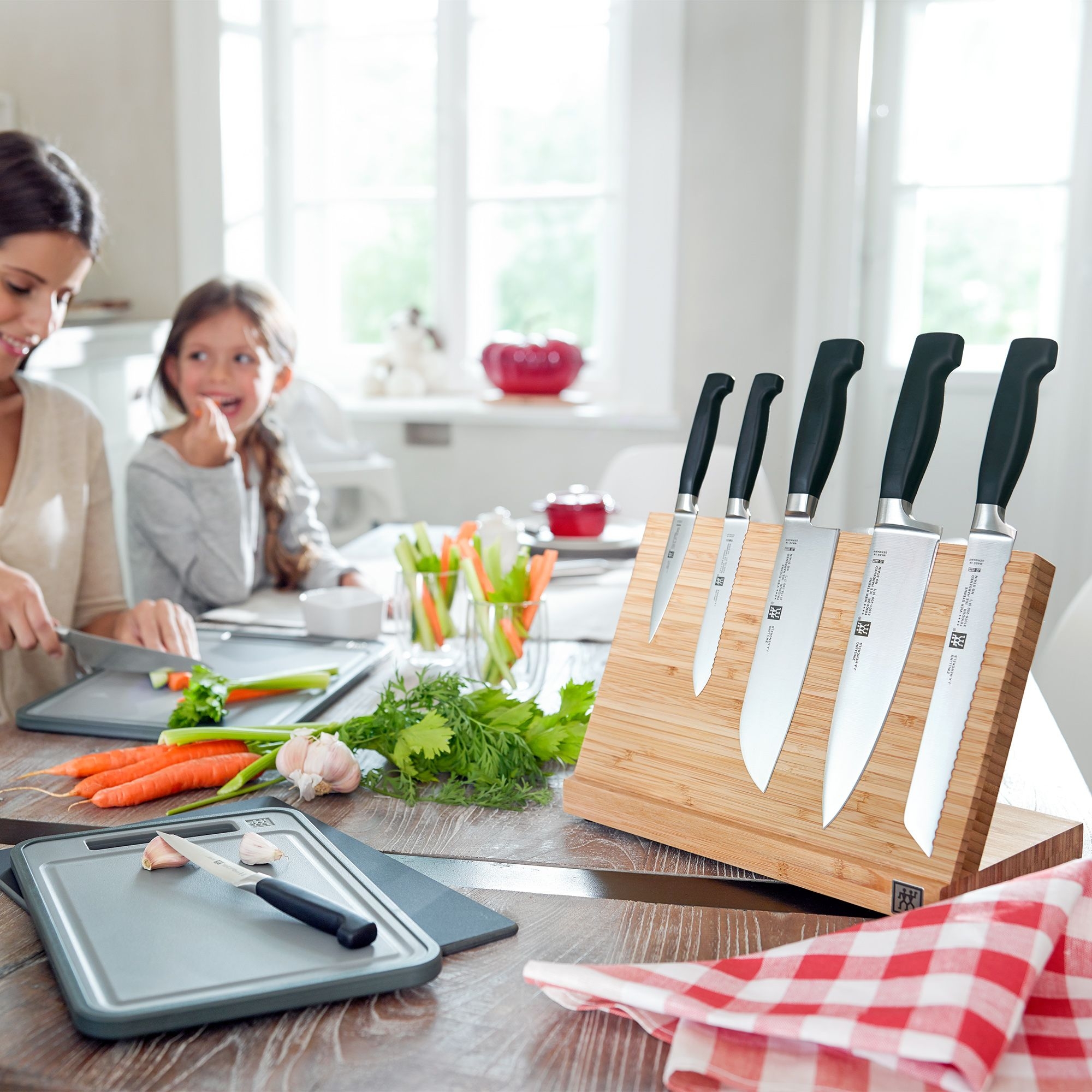 ZWILLING - Santoku with scallops | Four stars | 18 cm
