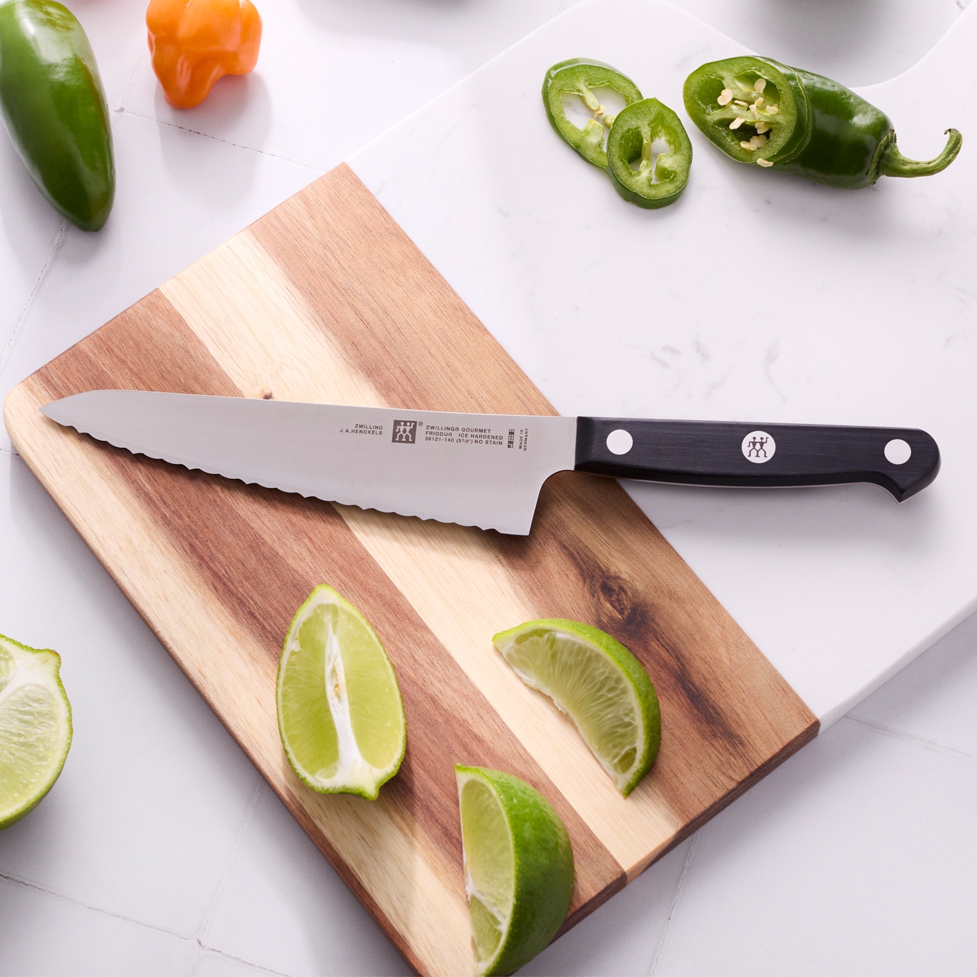 ZWILLING - Compact chef's knife with serrated edge | Gourmet | 14 cm