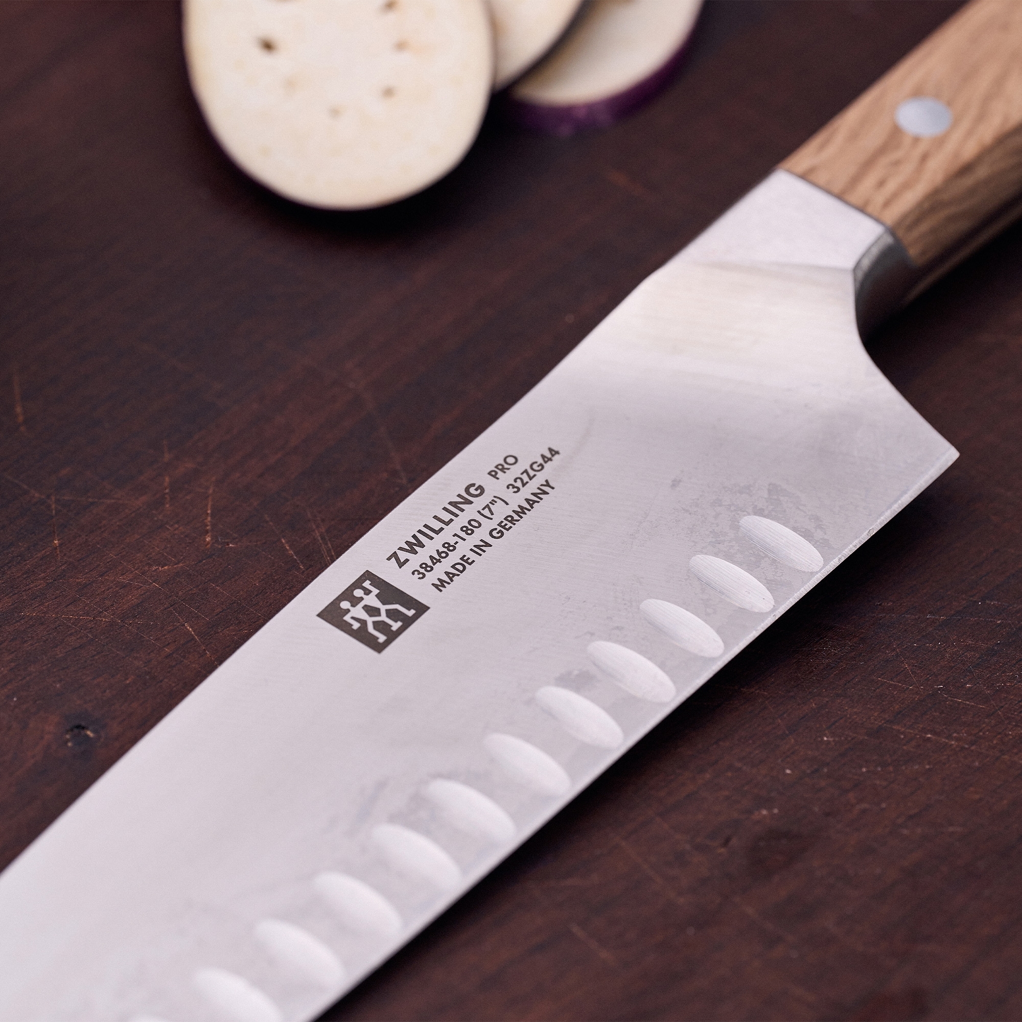 ZWILLING - Santoku knife | Pro Wood | 18 cm | scalloped edges