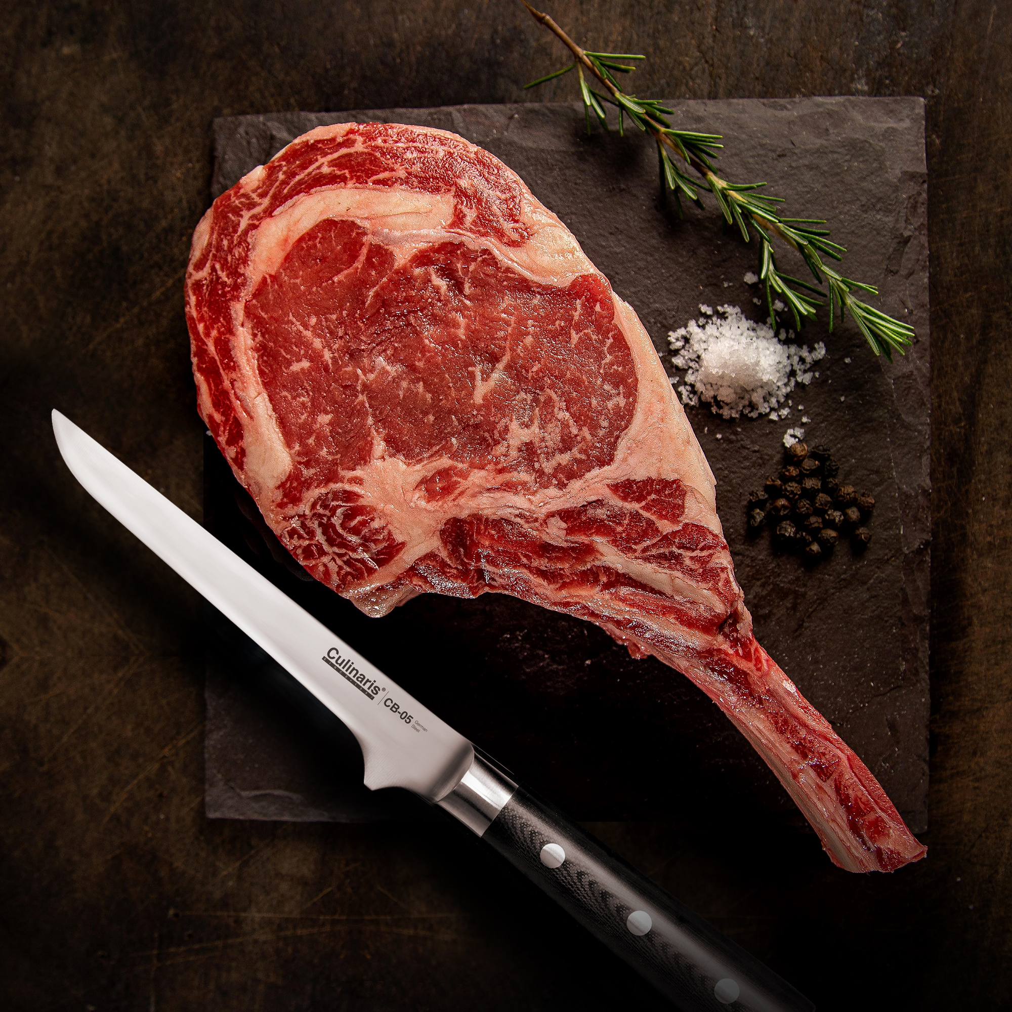 Culinaris Ausbeinmesser Black Serie CB-05 mit Fleischstück