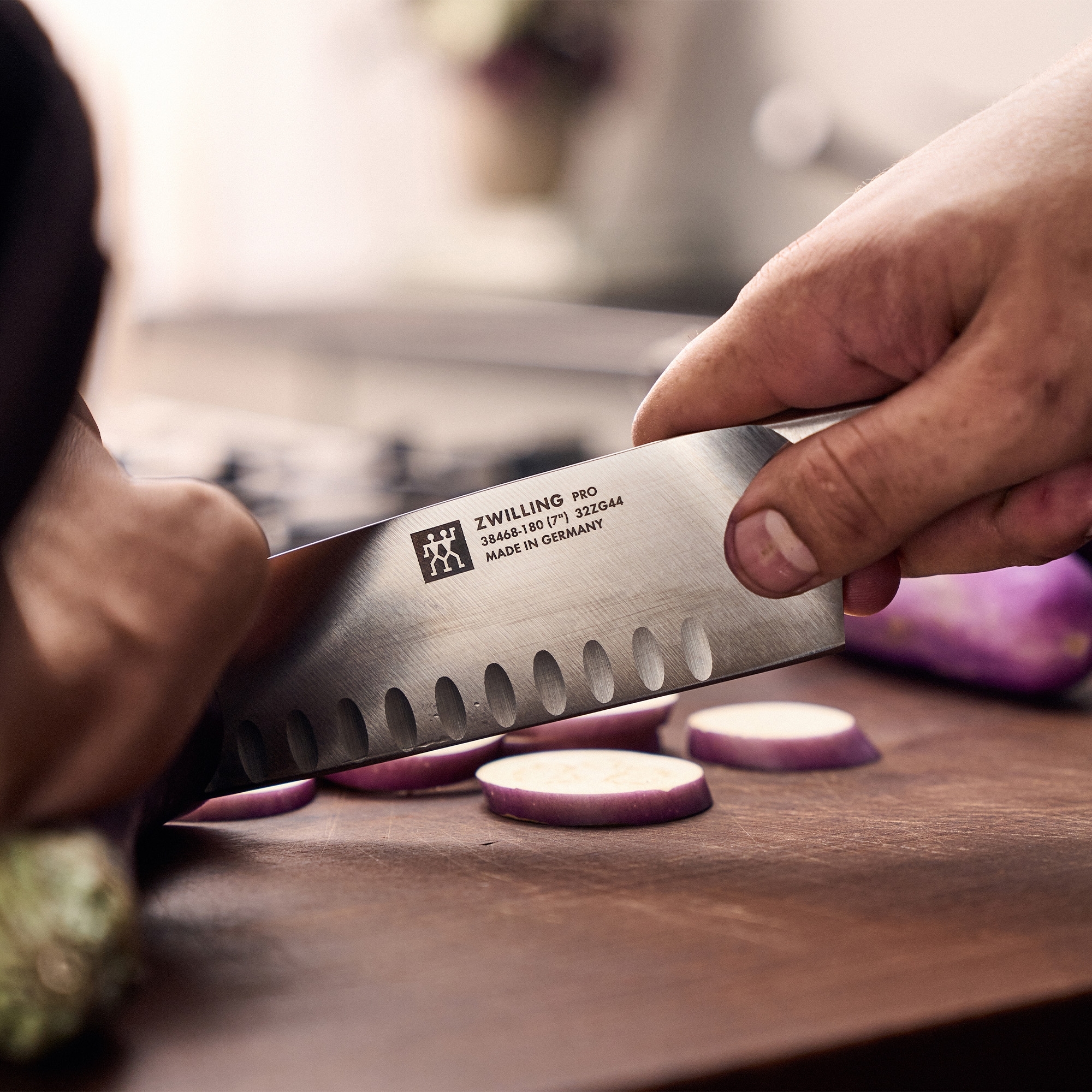 ZWILLING - Santoku knife | Pro Wood | 18 cm | scalloped edges