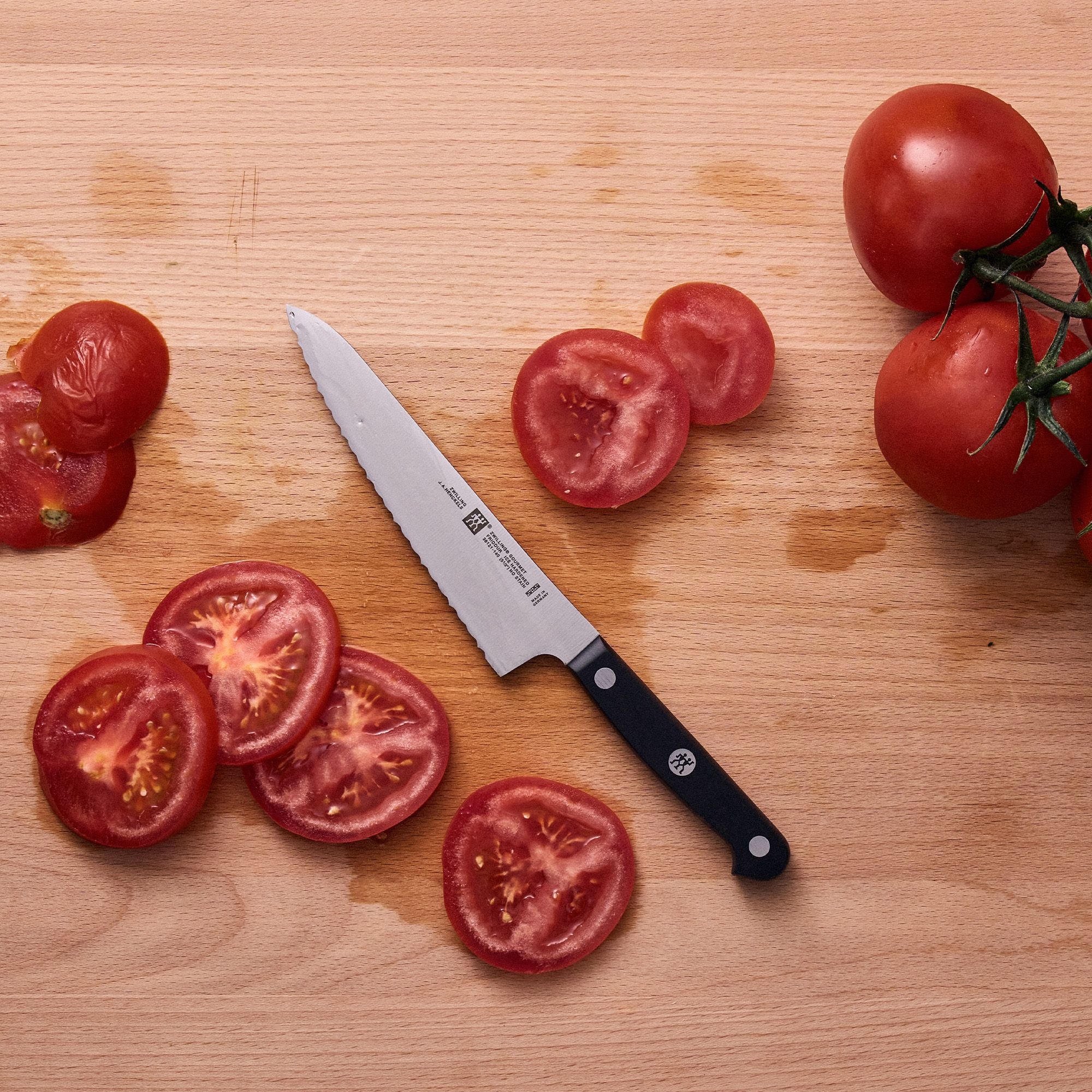 ZWILLING - Compact chef's knife with serrated edge | Gourmet | 14 cm